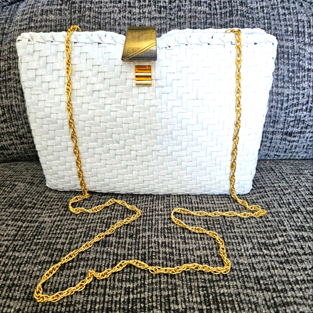 VTG Danieli Bag. Made in Hong Kong.White,Woven Bag  With Gold Chain & Clasp.